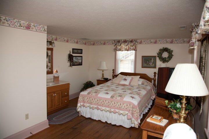 Grapevine House Hotel Winesburg Стая снимка