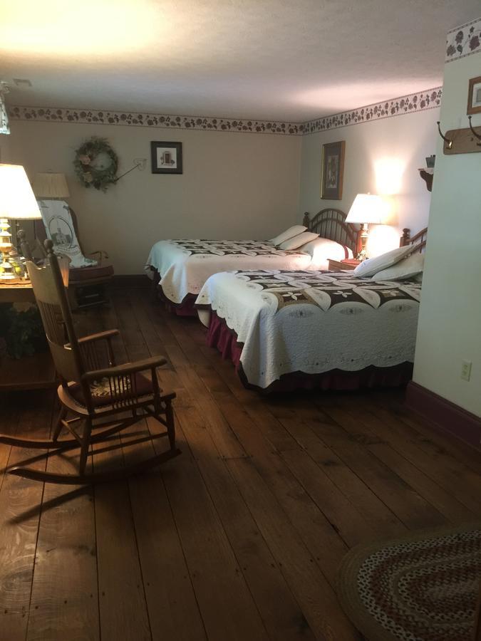 Grapevine House Hotel Winesburg Екстериор снимка