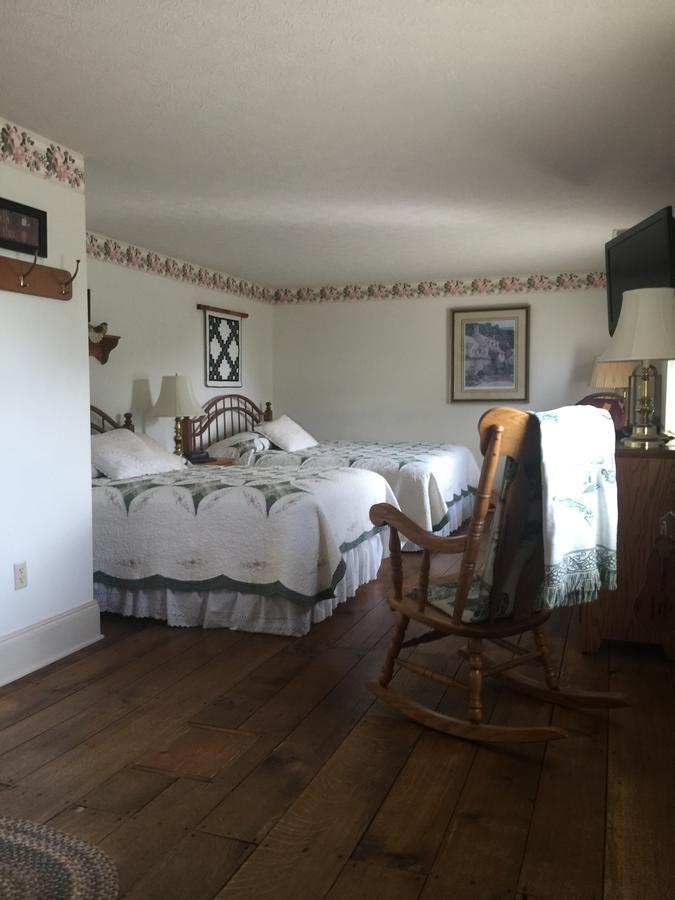 Grapevine House Hotel Winesburg Екстериор снимка