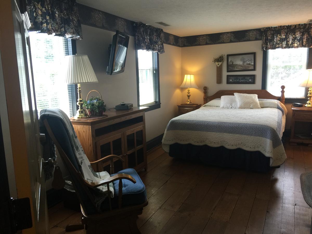 Grapevine House Hotel Winesburg Екстериор снимка