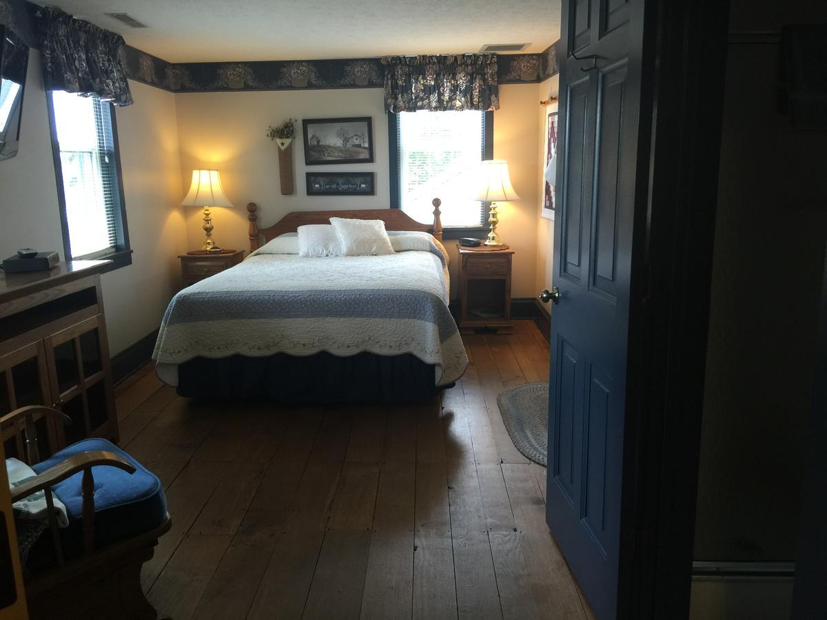 Grapevine House Hotel Winesburg Екстериор снимка